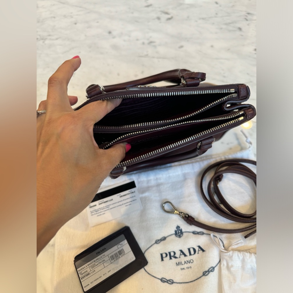 Rare Authentic Small Prada Saffiano Galleria Double Zip Bag in Burgundy - Picture 7 of 10